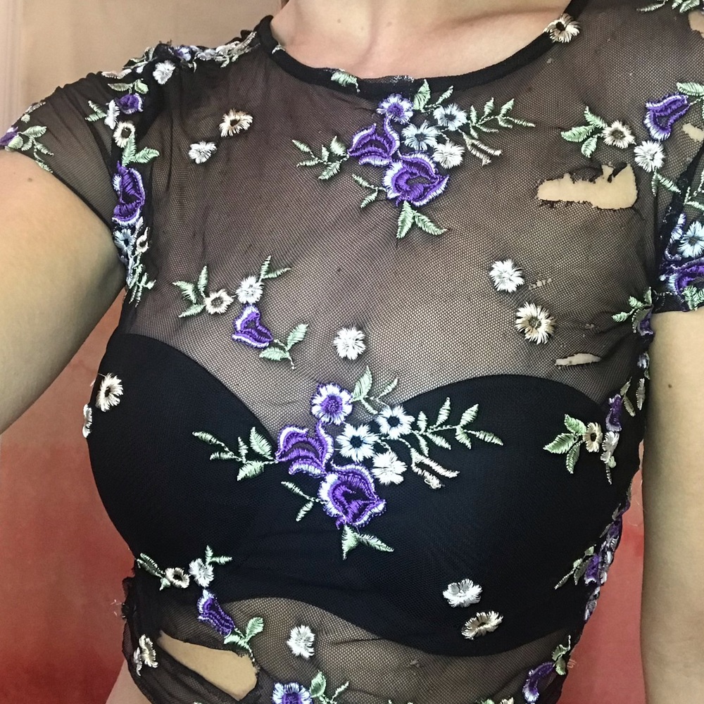 🌸🌼FLOWER POWER MESH TOP🌼🌸